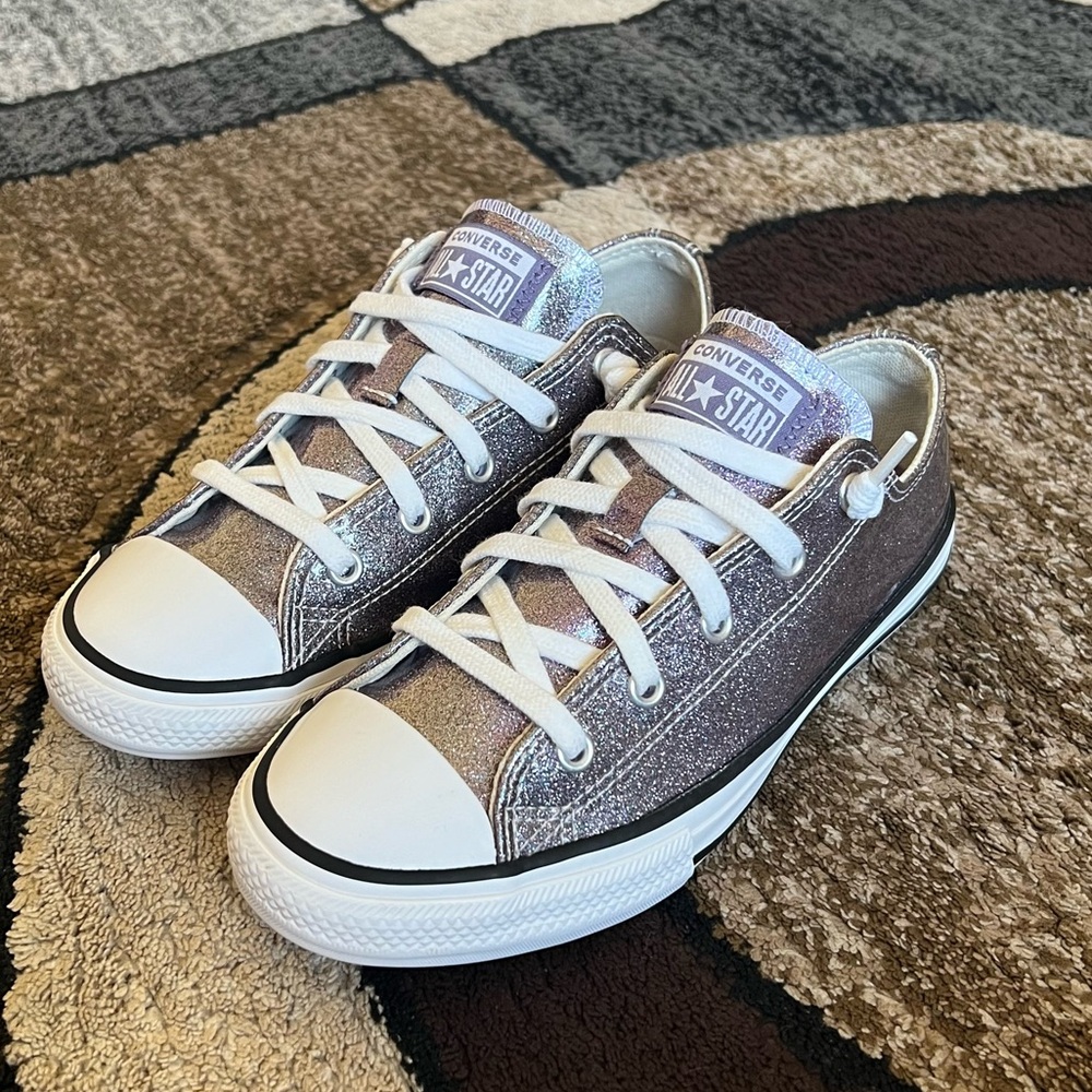 Little Girl Converse Chuck Taylor All Star low-top sneakers Size 3